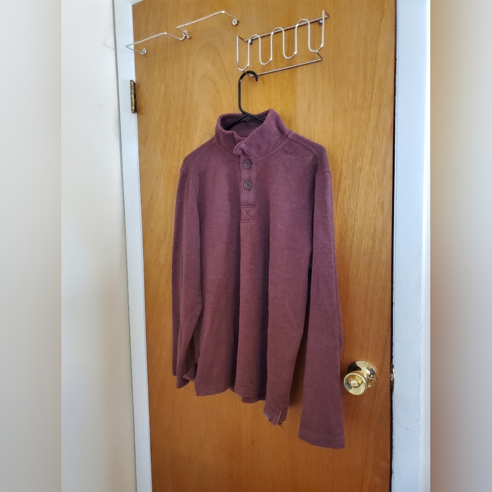 Eddie Bauer Men's medium sweater in Maroon